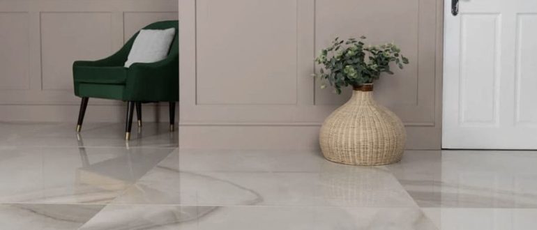 Бежевая полированная напольная плитка Merope Onyx Marble Effect от Tile Mountain создает мягкий, но роскошный вид. 46,99 фунтов стерлингов/м2. Красота!
