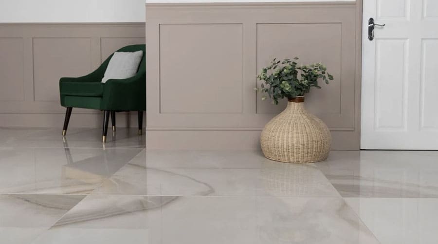 Бежевая полированная напольная плитка Merope Onyx Marble Effect от Tile Mountain создает мягкий, но роскошный вид. 46,99 фунтов стерлингов/м2. Красота!